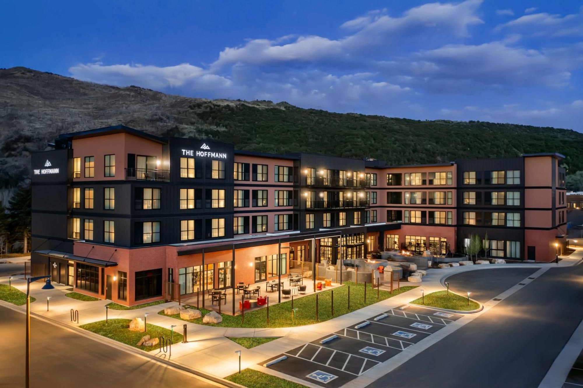 The Hoffmann Hotel Basalt Aspen Tapestry Collection Hilton Exteriör bild