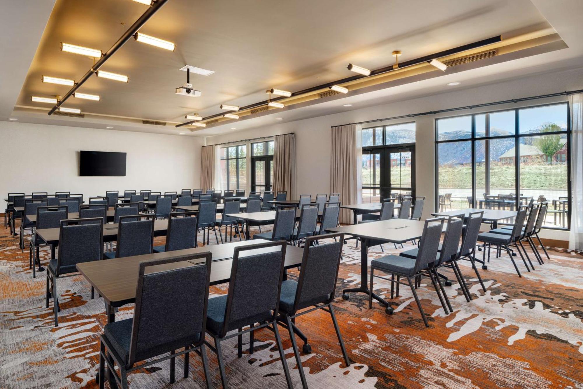 The Hoffmann Hotel Basalt Aspen Tapestry Collection Hilton Exteriör bild
